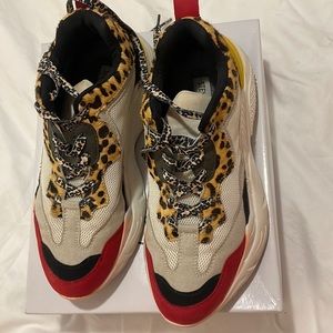 Steve Madden Sneakers